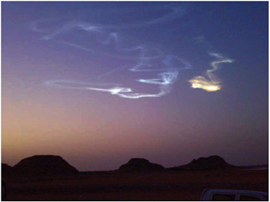 FIGURE 2.2 The long-lasting airburst trail over Sudan after the impact of 2008 TC3 on October 7, 2008. SOURCE: Courtesy of M. Elhassan, M.H. Shaddad, and P. Jenniskens.